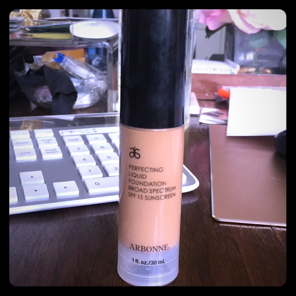 Arbonne Perfecting Liquid Foundation